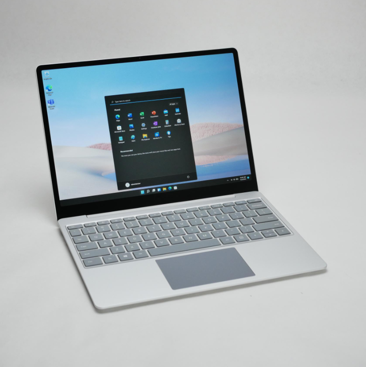 Microsoft Surface Laptop Go 1 i5-1035G3 8GB 256...